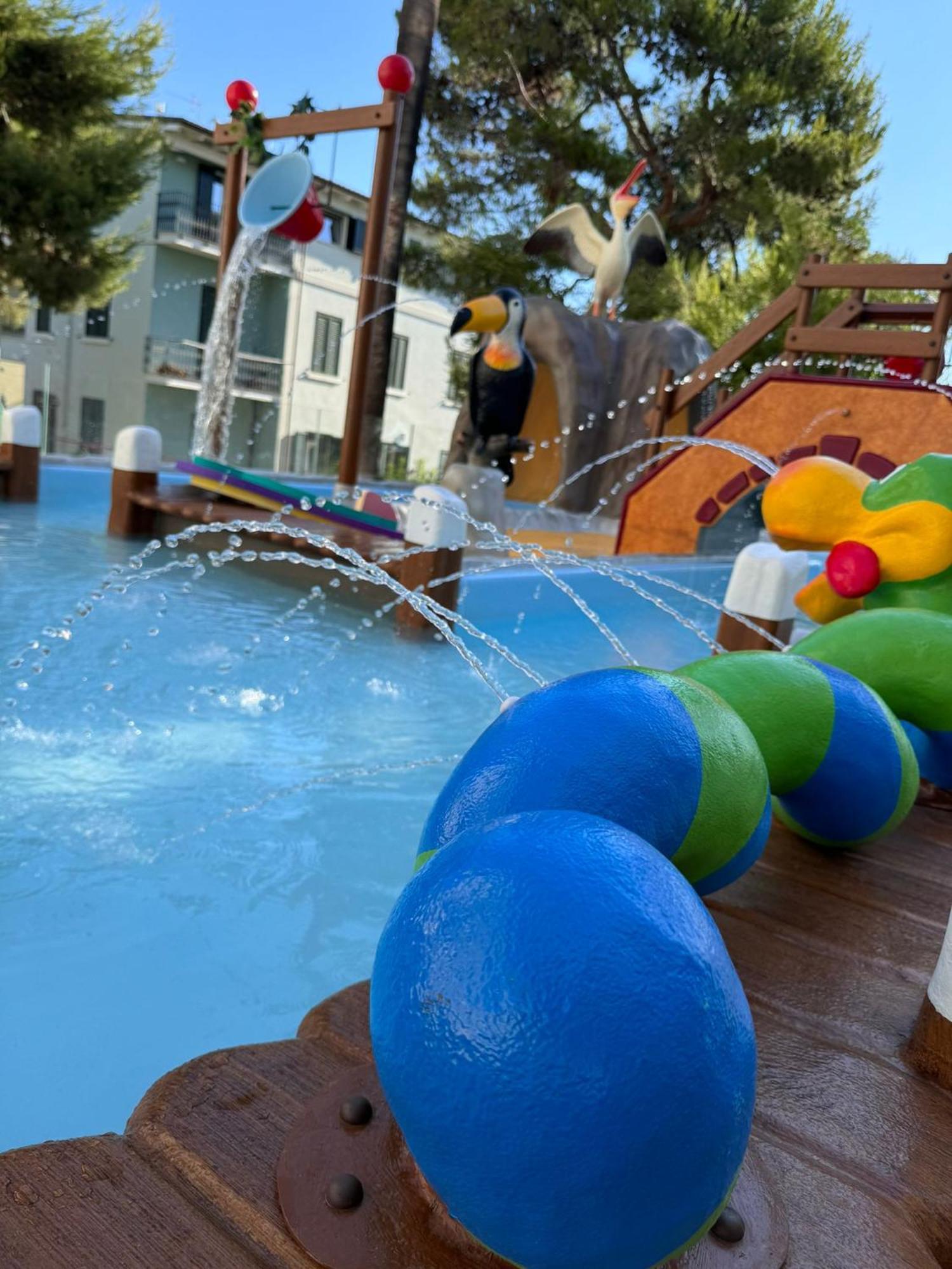 Hotel Relax Family & Spa San Benedetto del Tronto Exterior foto